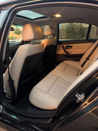 2011 BMW 328i — photo 7