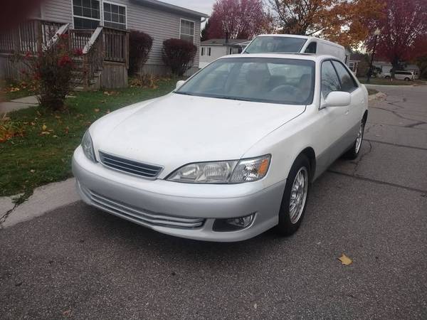 2000 Lexus ES 300 Base 4dr Sedan Automatic — photo 3