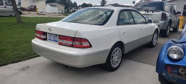 2000 Lexus ES 300 Base 4dr Sedan Automatic — photo 2