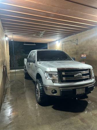 2013 Ford F 150 XLT 4x2 Regular Cab Styleside 8 ft. box 145 in. WB Automatic — photo 6