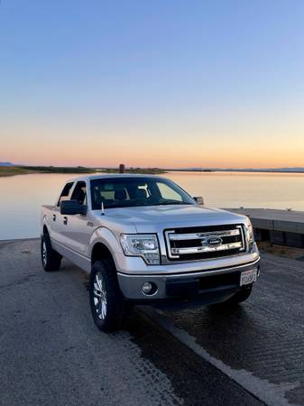 2013 Ford F 150 XLT 4x2 Regular Cab Styleside 8 ft. box 145 in. WB Automatic — photo 9