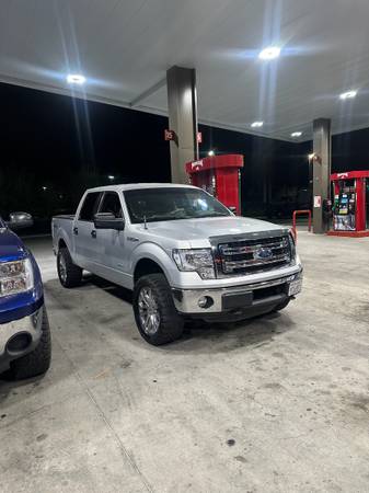 2013 Ford F 150 XLT 4x2 Regular Cab Styleside 8 ft. box 145 in. WB Automatic — photo 8