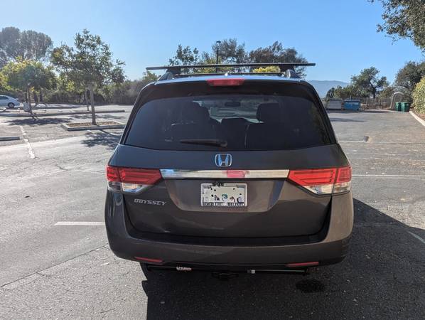 2014 Honda Odyssey LX Passenger Van Automatic — photo 7