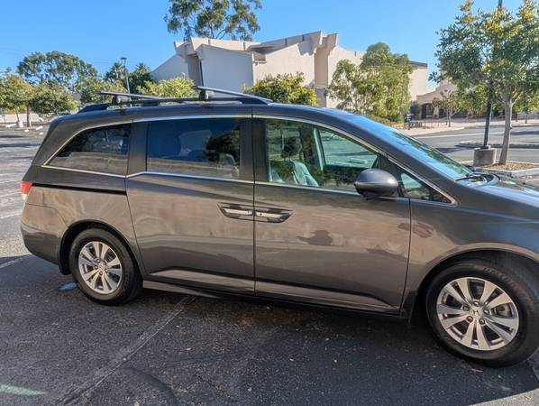 2014 Honda Odyssey LX Passenger Van Automatic — photo 6
