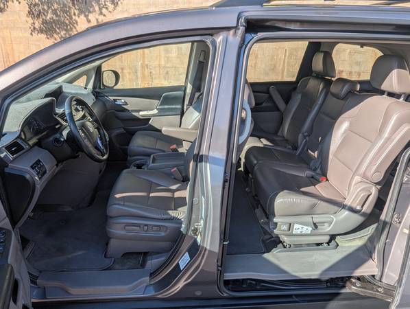 2014 Honda Odyssey LX Passenger Van Automatic — photo 10