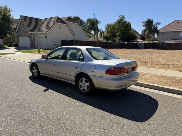 1998 Honda Accord EX V6 2dr Coupe — photo 3