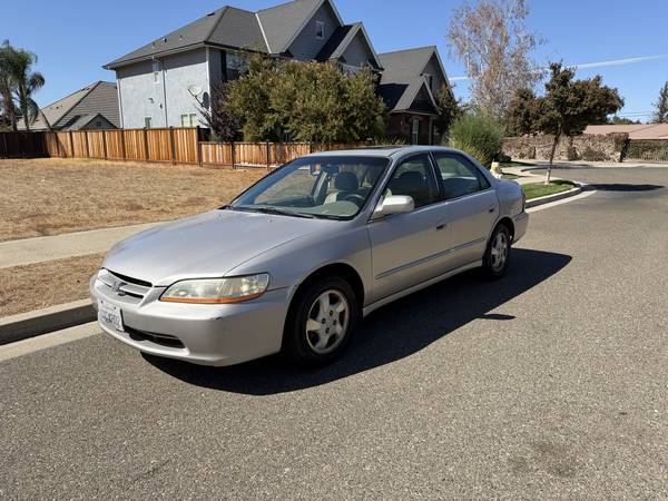 1998 Honda Accord EX V6 2dr Coupe — photo 1