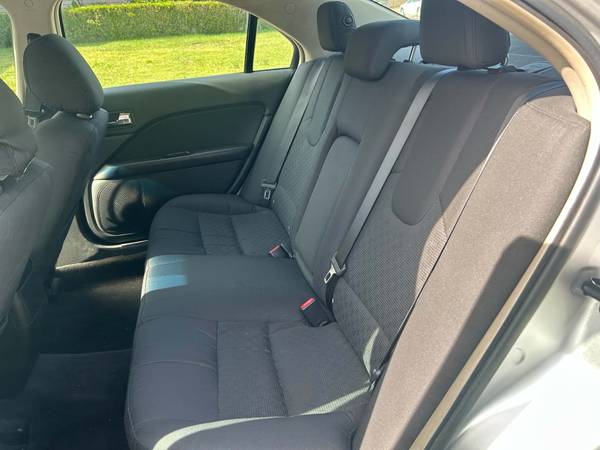 2012 Ford Fusion S 4dr Front-wheel Drive Sedan Manual — photo 8