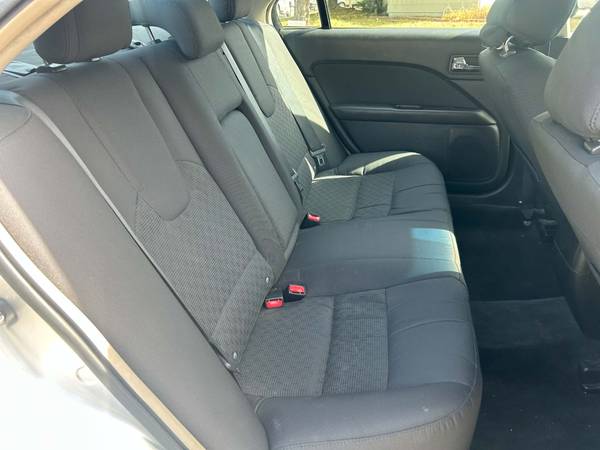 2012 Ford Fusion S 4dr Front-wheel Drive Sedan Manual — photo 7