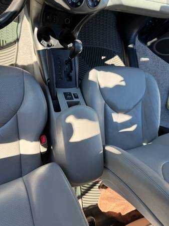 2012 Toyota Rav4 Limited V6 4dr Front-wheel Drive Automatic — photo 9