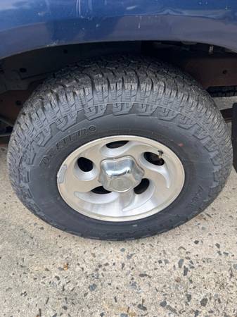 1997 Ford Explorer XL 4dr SUV — photo 5
