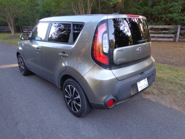2014 KIA Soul ! 4dr Hatchback Automatic — photo 2