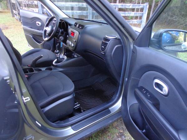 2014 KIA Soul ! 4dr Hatchback Automatic — photo 5