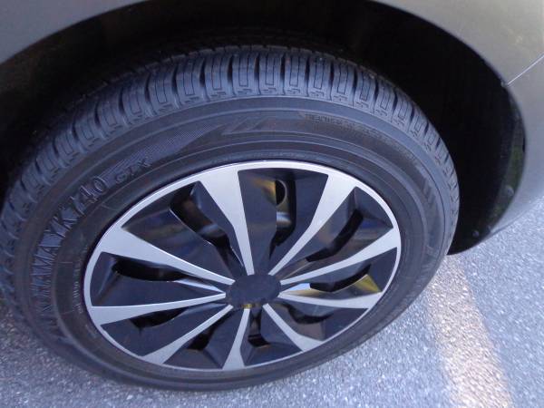 2014 KIA Soul ! 4dr Hatchback Automatic — photo 9