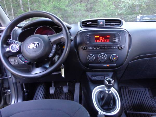 2014 KIA Soul ! 4dr Hatchback Automatic — photo 7
