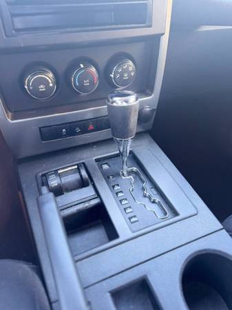 2010 Jeep Liberty Sport 4dr 4x2 Automatic — photo 7