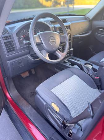 2010 Jeep Liberty Sport 4dr 4x2 Automatic — photo 5