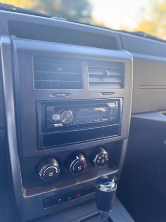 2010 Jeep Liberty Sport 4dr 4x2 Automatic — photo 8