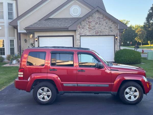 2010 Jeep Liberty Sport 4dr 4x2 Automatic — photo 3