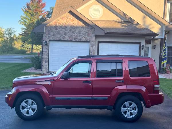 2010 Jeep Liberty Sport 4dr 4x2 Automatic — photo 4