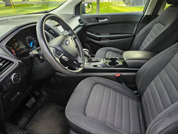 2017 Ford Edge SE 4dr All-wheel Drive Automatic — photo 6