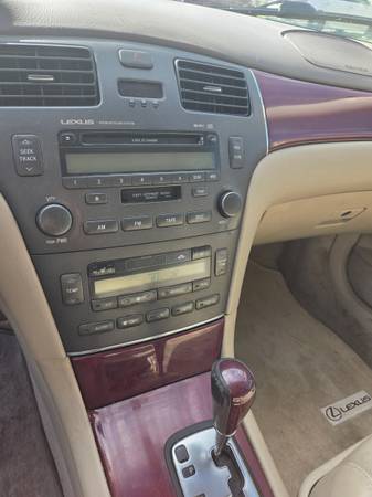 2004 Lexus ES 330 Base 4dr Sedan Automatic — photo 8
