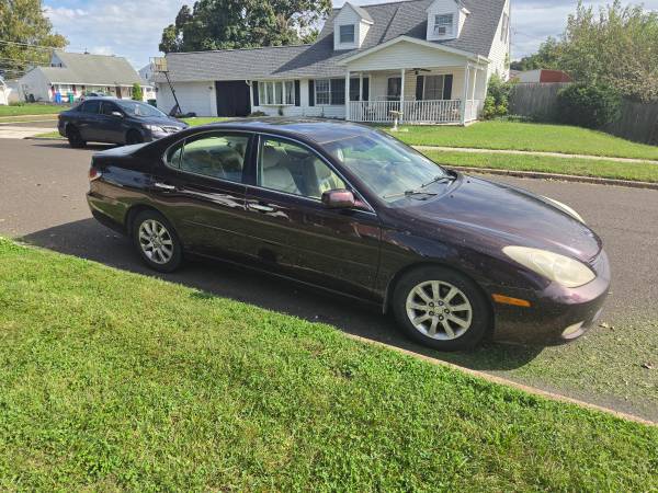 2004 Lexus ES 330 Base 4dr Sedan Automatic — photo 1