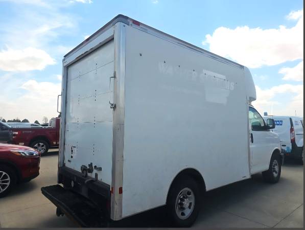 2014 Chevrolet Express 3500 DIESEL Rear-wheel Drive Cargo Van Automatic — photo 3