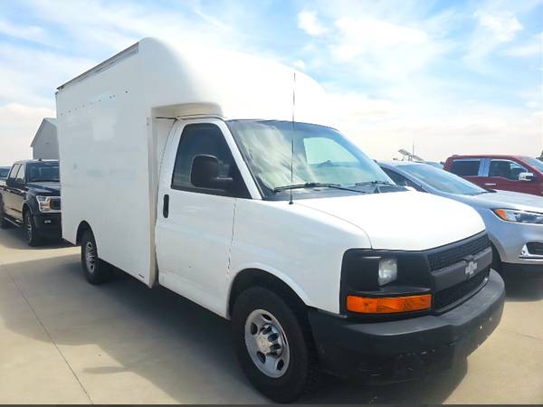 2014 Chevrolet Express 3500 DIESEL Rear-wheel Drive Cargo Van Automatic — photo 2