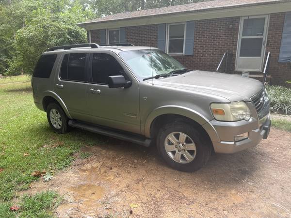 2008 Ford Explorer XLT 4dr 4x4 Automatic — photo 2