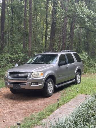 2008 Ford Explorer XLT 4dr 4x4 Automatic — photo 1