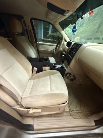 2008 Ford Explorer XLT 4dr 4x4 Automatic — photo 7