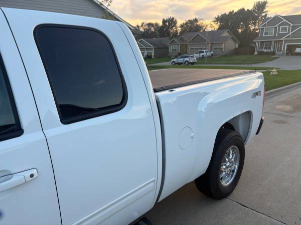 2011 Chevrolet Silverado 1500 LT 4x2 Regular Cab 8 ft. box 133 in. WB Automatic — photo 7