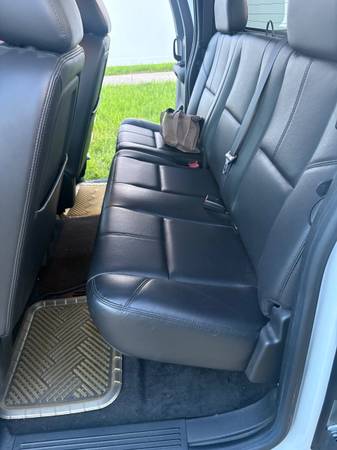 2011 Chevrolet Silverado 1500 LT 4x2 Regular Cab 8 ft. box 133 in. WB Automatic — photo 9