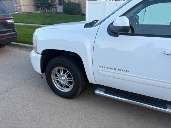 2011 Chevrolet Silverado 1500 LT 4x2 Regular Cab 8 ft. box 133 in. WB Automatic — photo 6