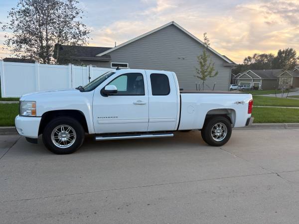 2011 Chevrolet Silverado 1500 LT 4x2 Regular Cab 8 ft. box 133 in. WB Automatic — photo 5