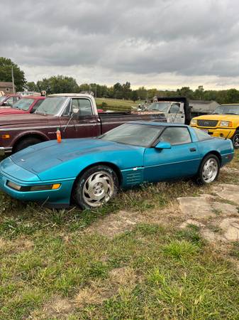 1993 Chevrolet Corvette ZR1 2dr Hatchback — photo 1