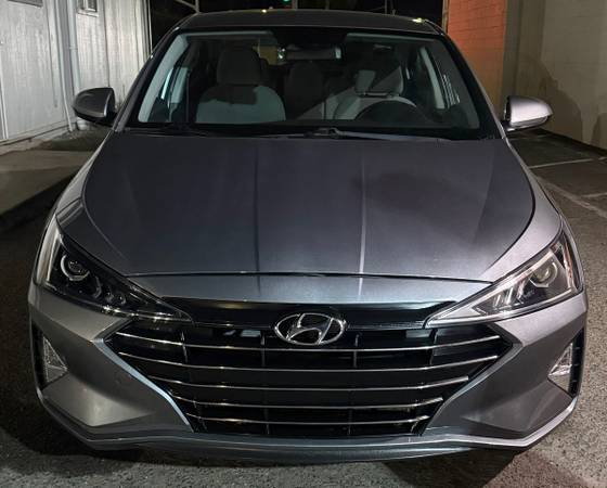 2019 Hyundai Elantra SEL 4dr Sedan Automatic — photo 2