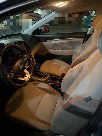 2019 Hyundai Elantra SEL 4dr Sedan Automatic — photo 3