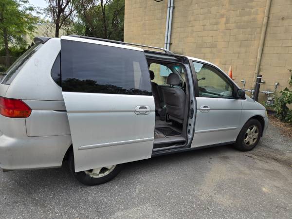 2001 Honda Odyssey LX Passenger Van Automatic — photo 1