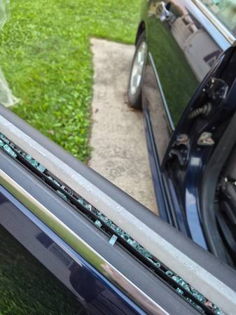 2009 Chevrolet Impala LT 4dr Sedan Automatic — photo 5