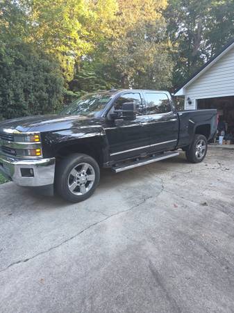 2015 Chevrolet Silverado 2500hd LTZ — photo 2