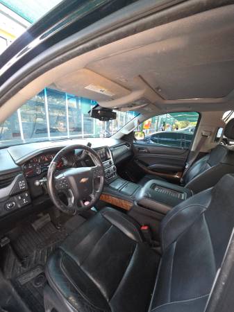 2017 Chevrolet Suburban Premier — photo 7