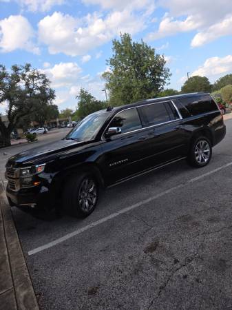 2017 Chevrolet Suburban Premier — photo 3