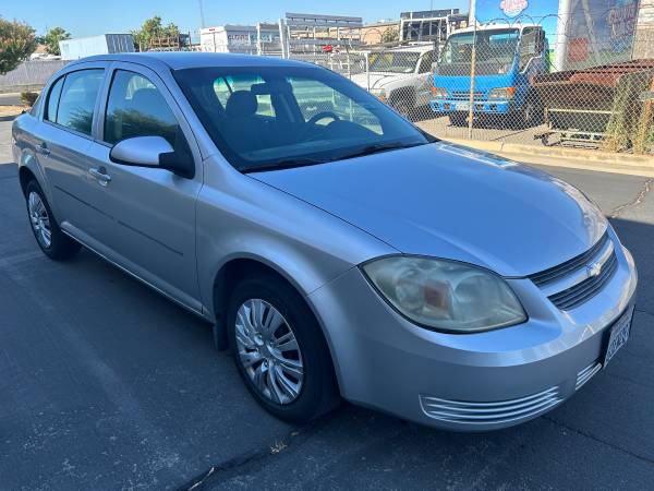 2010 Chevrolet Cobalt Base — photo 3
