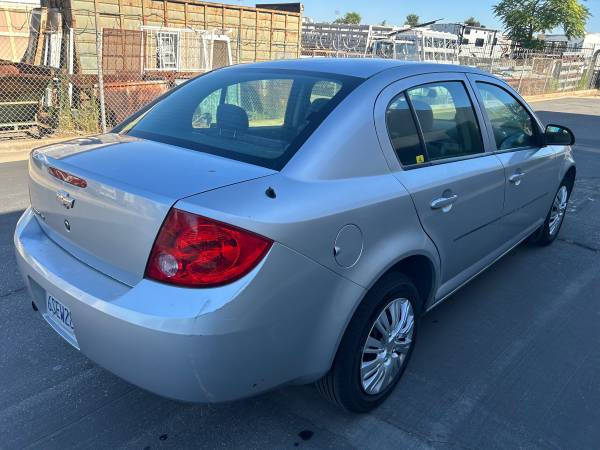 2010 Chevrolet Cobalt Base — photo 4