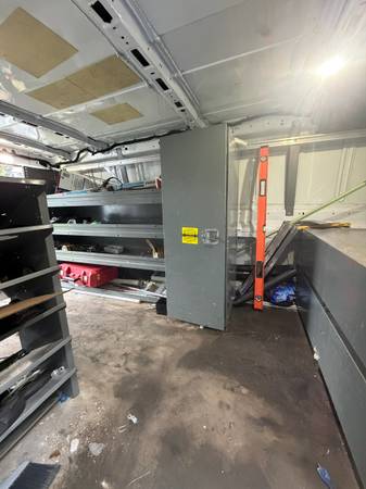 2017 Ford Transit 250 Base Low Roof Cargo Van 129.9 in. WB Automatic — photo 8