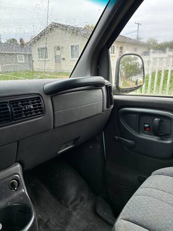 2002 Chevrolet Express Upfitter G3500 Cargo Van Automatic — photo 8
