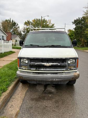 2002 Chevrolet Express Upfitter G3500 Cargo Van Automatic — photo 2