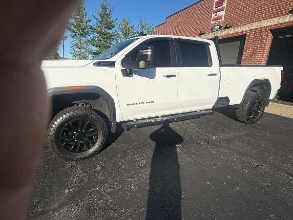 2021 GMC Sierra 2500hd AT4 — photo 2